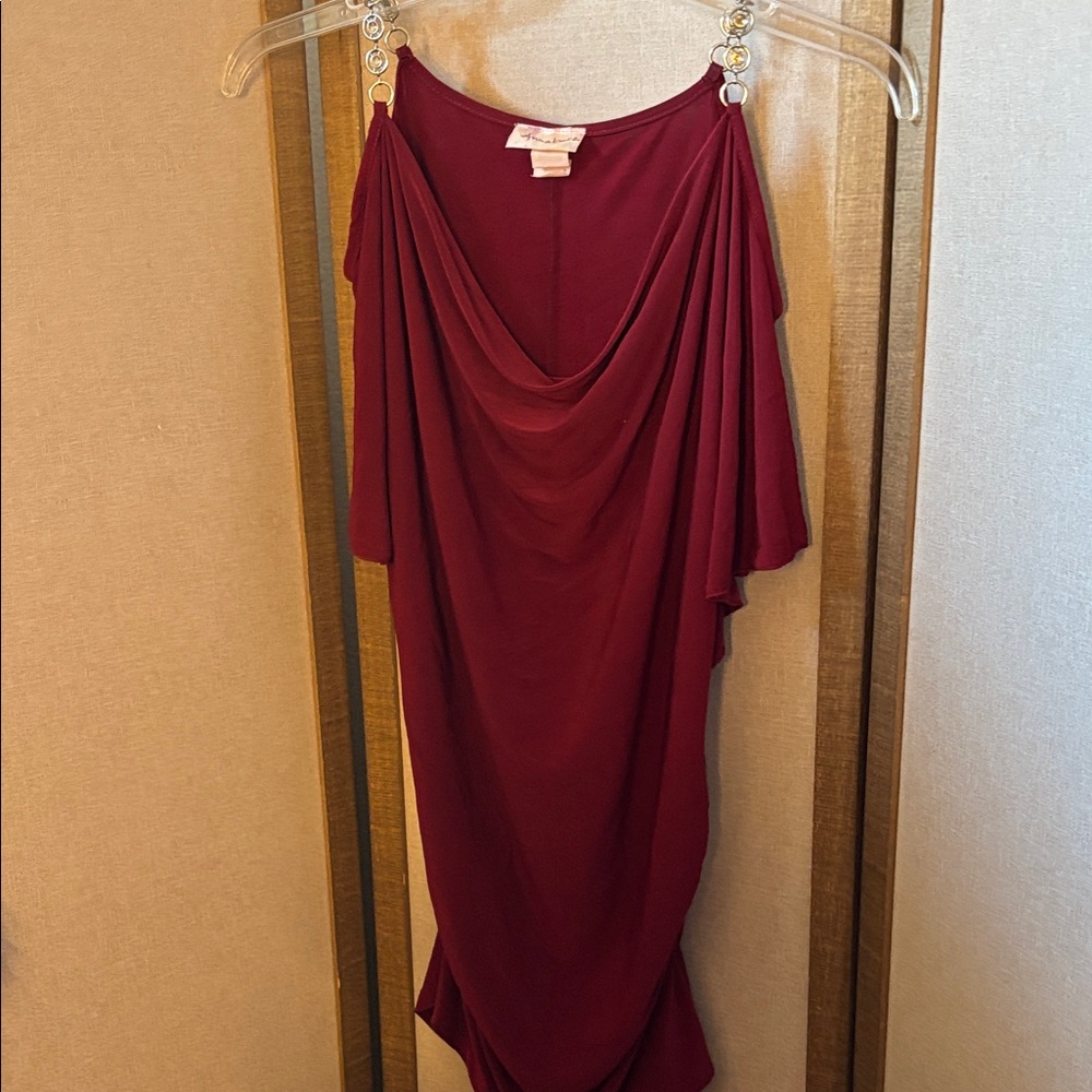 FINAL MARKDOWN Annabelle Wine cold shoulder top large